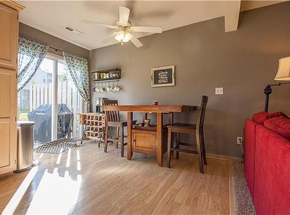 4th image of 1345 SE Lexington Ave