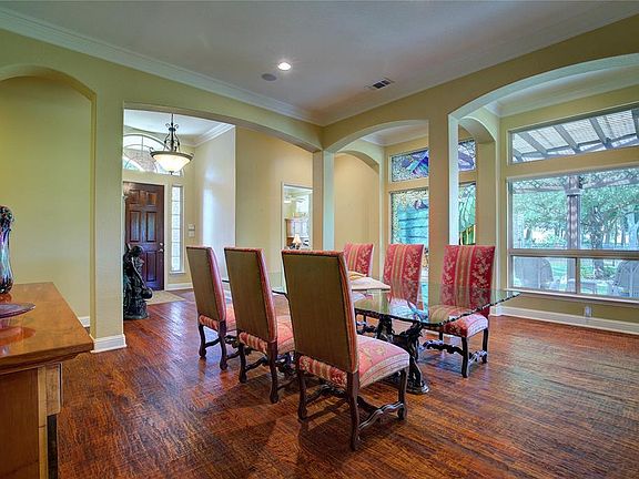 3rd image of 738 Barton Springs Dr