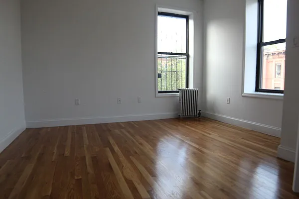 Rented by EXR | media 13