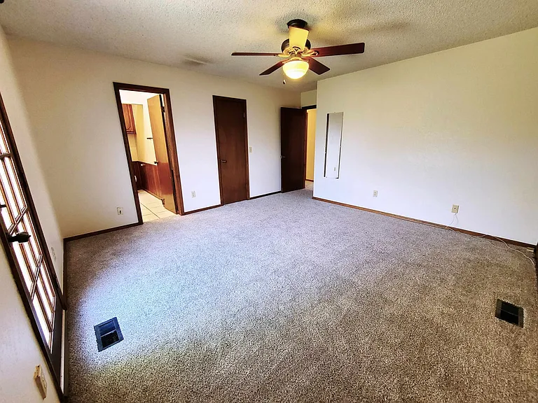 10413 Glascow Dr — Photo 14