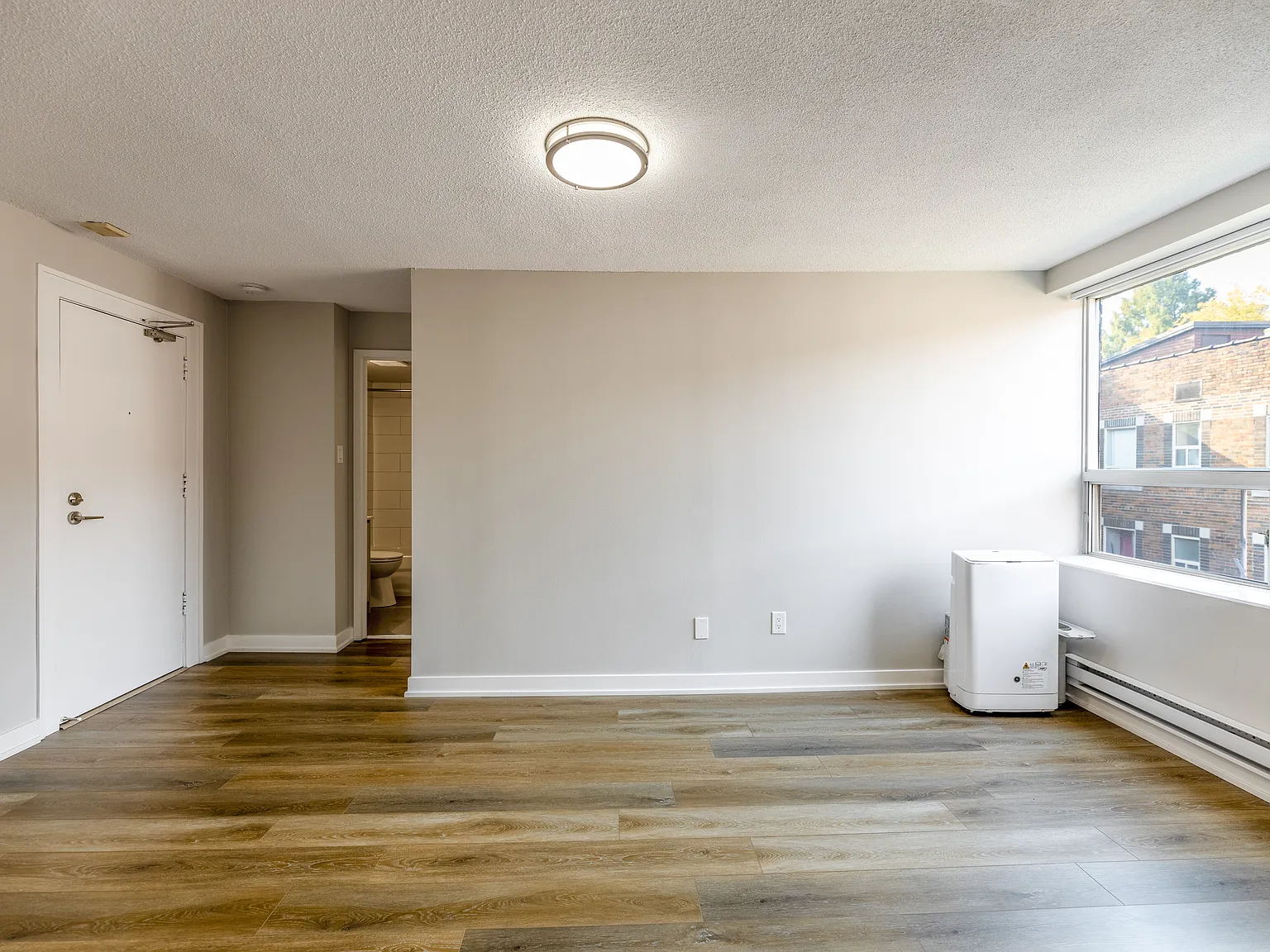 Sherwood Court Apartments — Photo 4