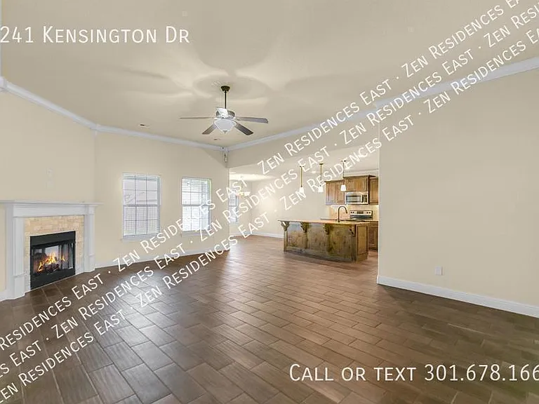 1241 Kensington Dr — Photo 2