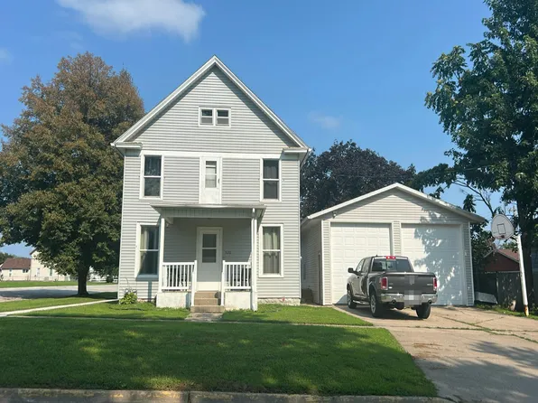 520 Chestnut St, Wilton, IA 52778