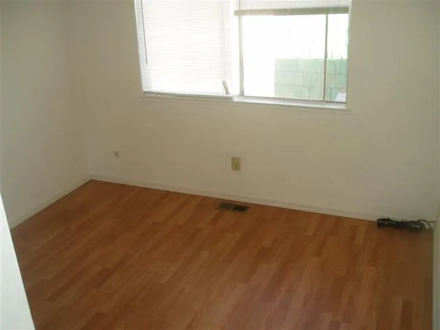 811 Cathedral Ct — Photo 18