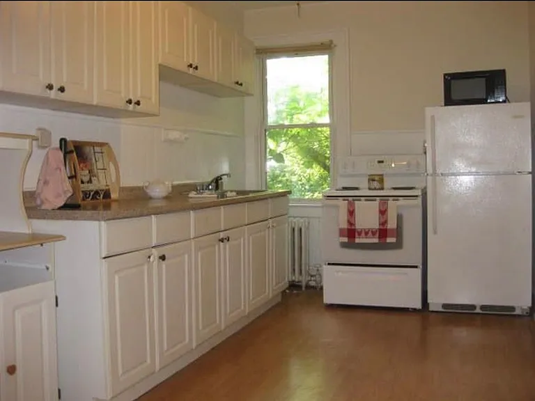 667 Cedar Swamp Rd #3 — Photo 4
