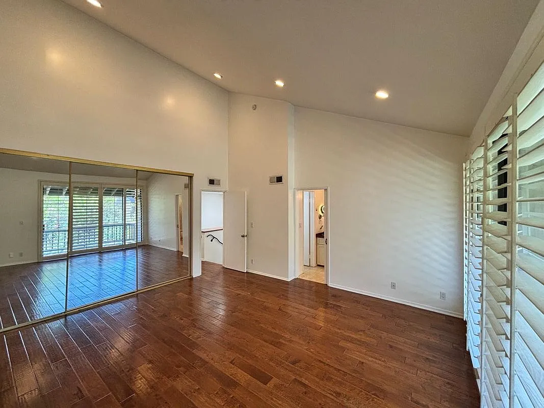 3 bed, 3.0 bath, 1631 sqft, $4,750 — Photo 4