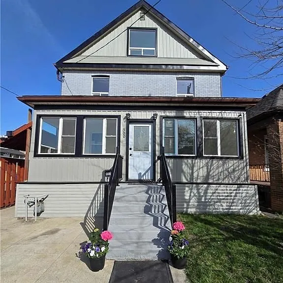300 Balmoral Ave N #2 — Photo 1