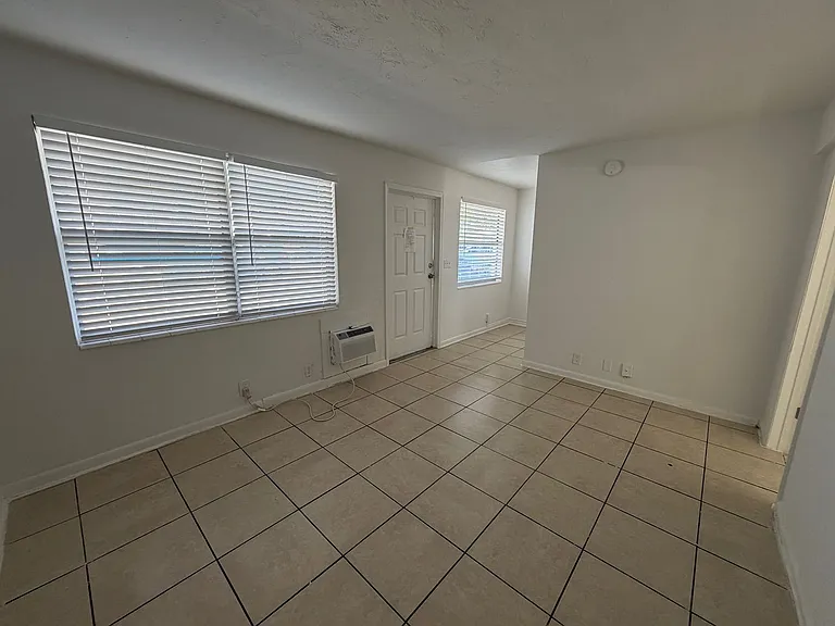 123 Erie St — Photo 35