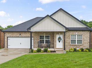 1723 Oak Forest Dr, Clarksville, TN