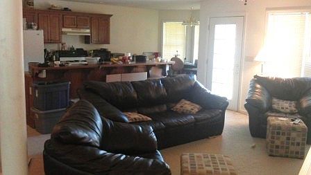 6807 Ridge Living and Kitchen_10272014