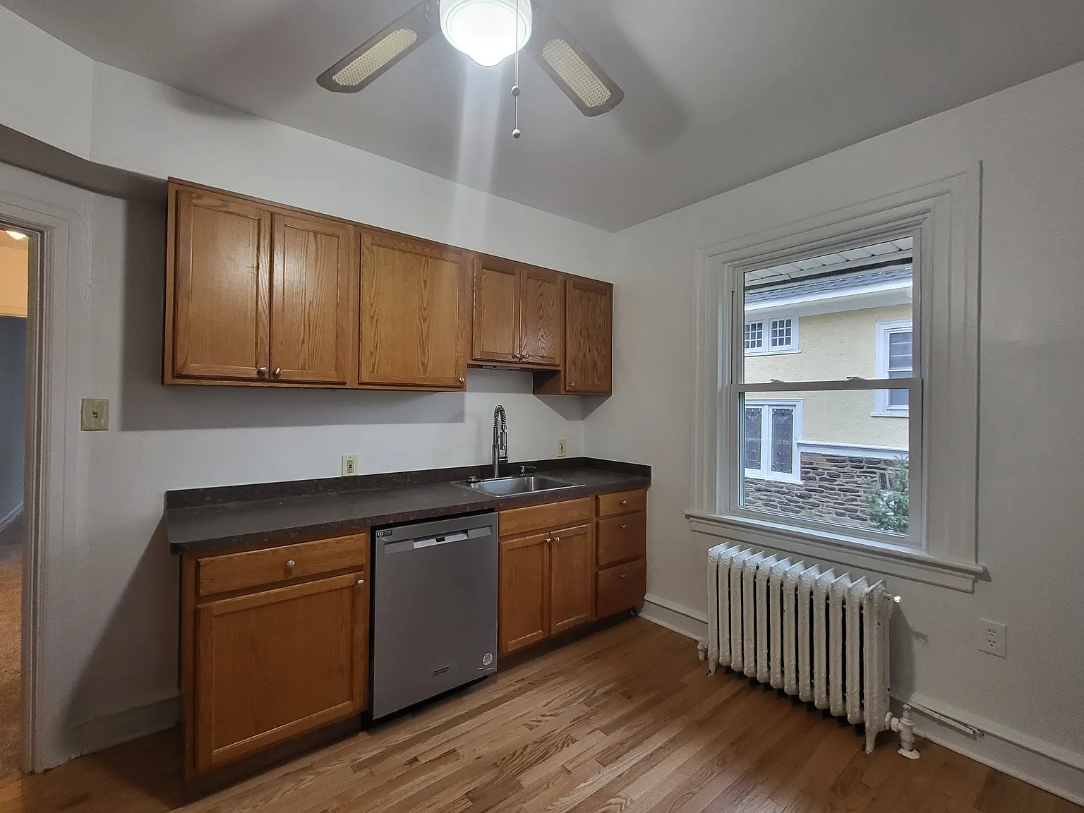 2 bed, $2,100 — Photo 4