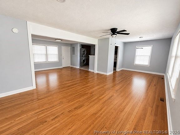 3rd image of 130 Openview Dr