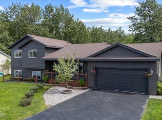 1025 N Coville Ln, Palmer, AK 99645