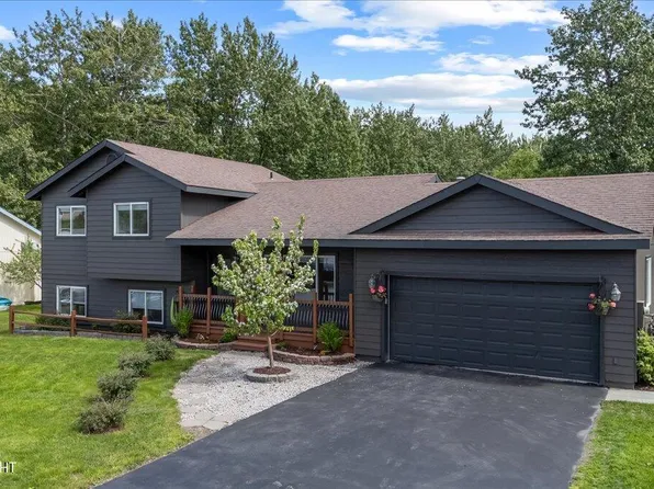 1025 N Coville Ln, Palmer, AK 99645
