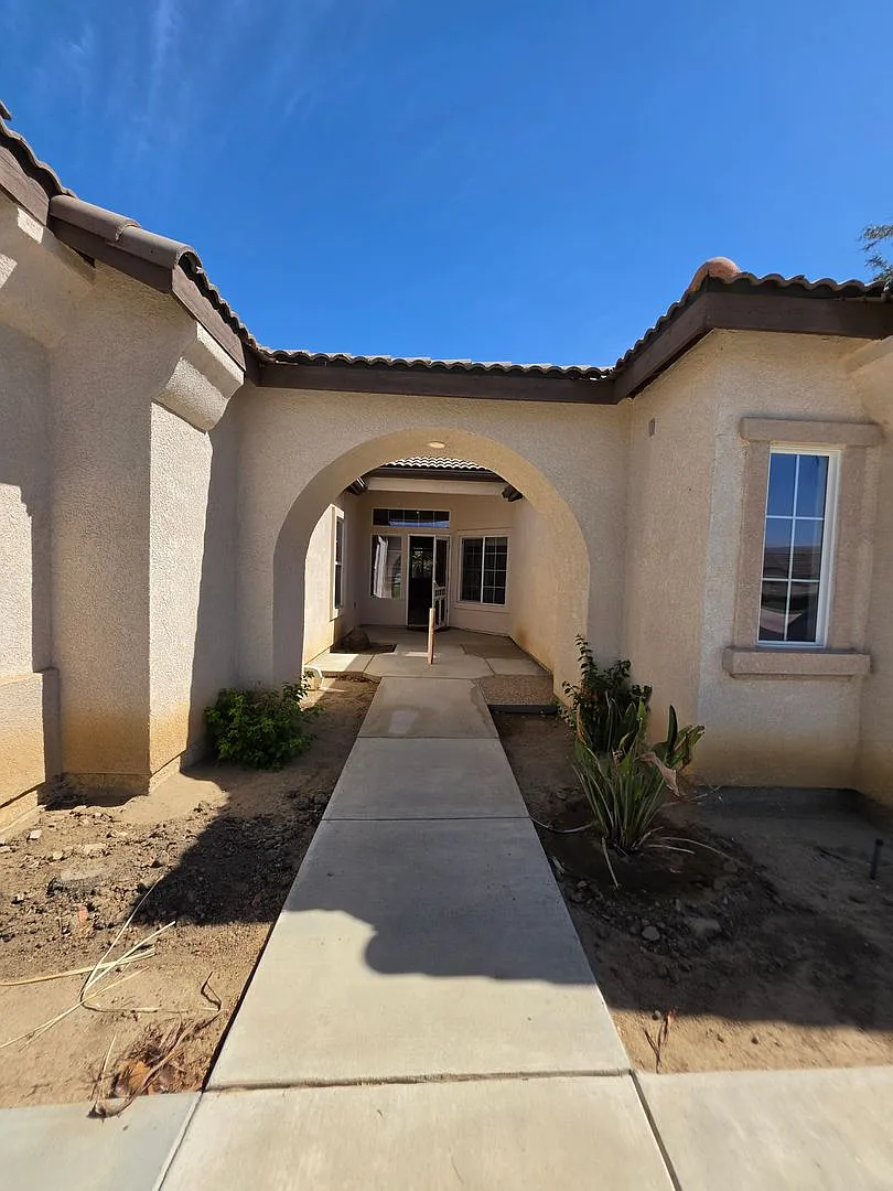 Best Deal on this spacious 3 BD 2.5 BA Home in NW Bakersfield — Photo 2