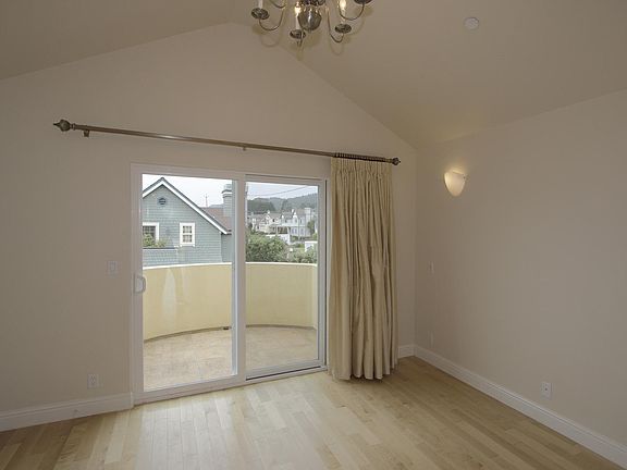 4th image of 118 Alameda Ave