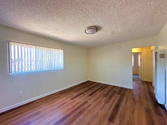 4th image of 9414 S Central Ave #3
