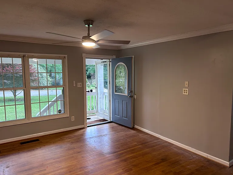 3110 Piper Dr — Photo 2