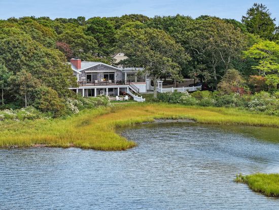 55 Bournes Pond Road, East Falmouth, MA 02536