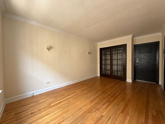 5th image of 3945 N Pulaski Rd #210