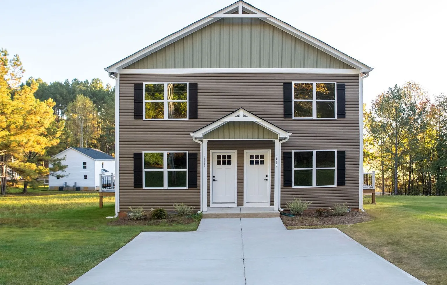 Brand-New Pet-Friendly Duplex in Hickory! — Photo 2
