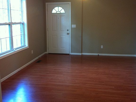 2nd image of 8 Old Orchard Ln