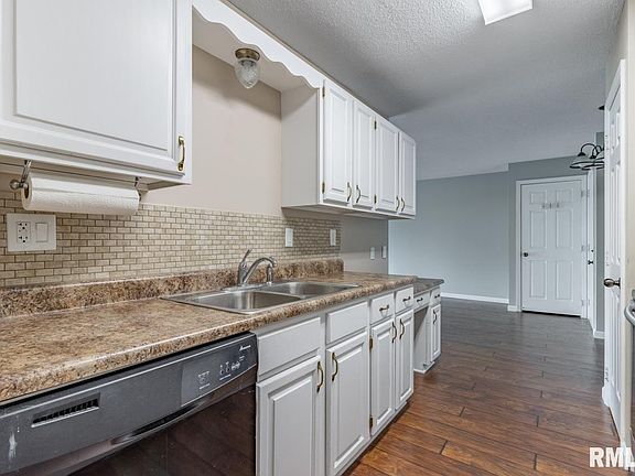 4th image of 2601 W Willowlake Dr APT 6