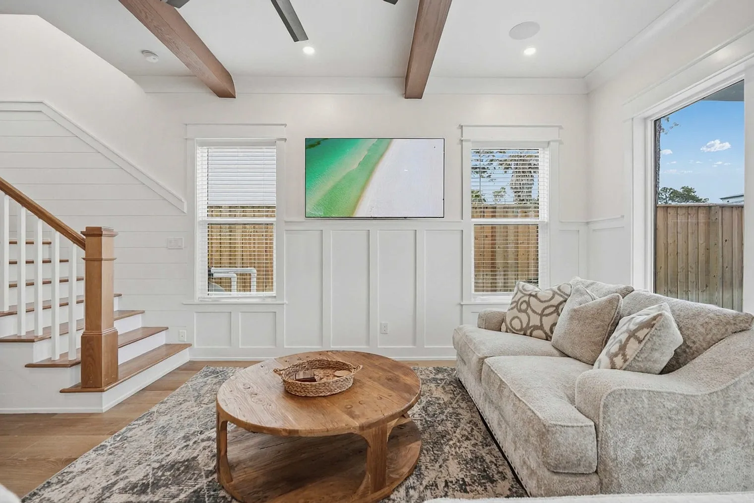 4 bed, 4.0 bath, $12,023 — Photo 2