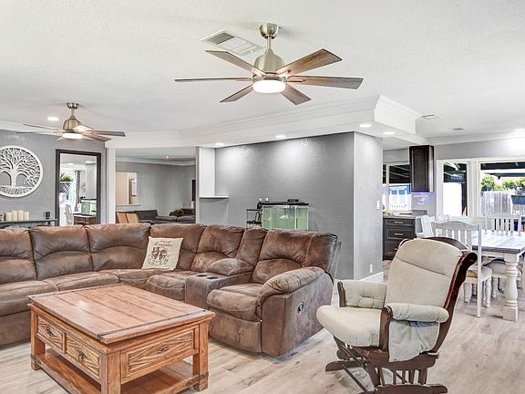 5th image of 736 Corte Crestview Court
