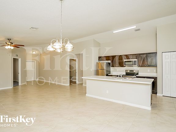3rd image of 2909 SW Bright St