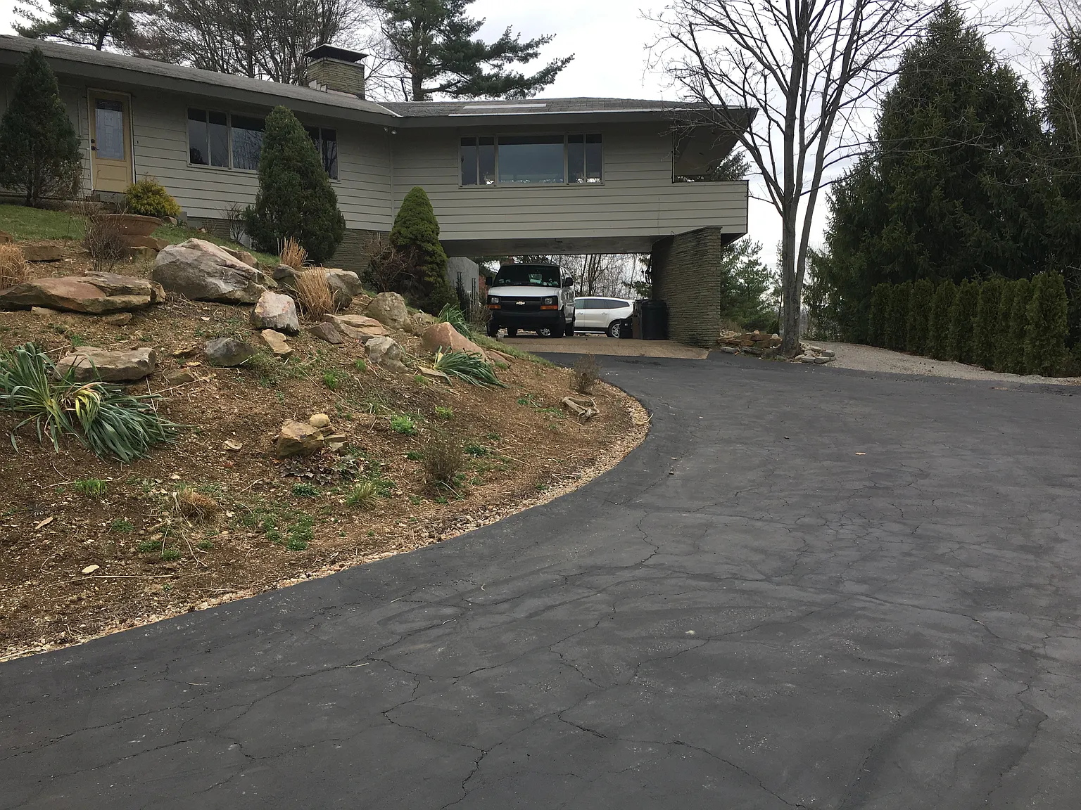 1223 Southgate Dr photo 1