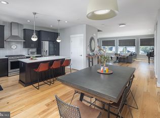 702 Elden St #B, Herndon, VA 20170