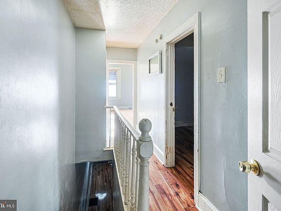 5th image of 1819 E Clementine St