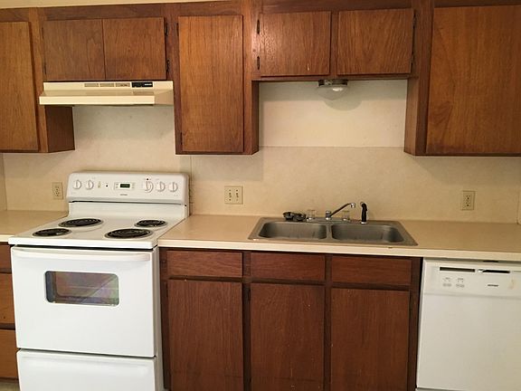 3rd image of 55 Fern Ct