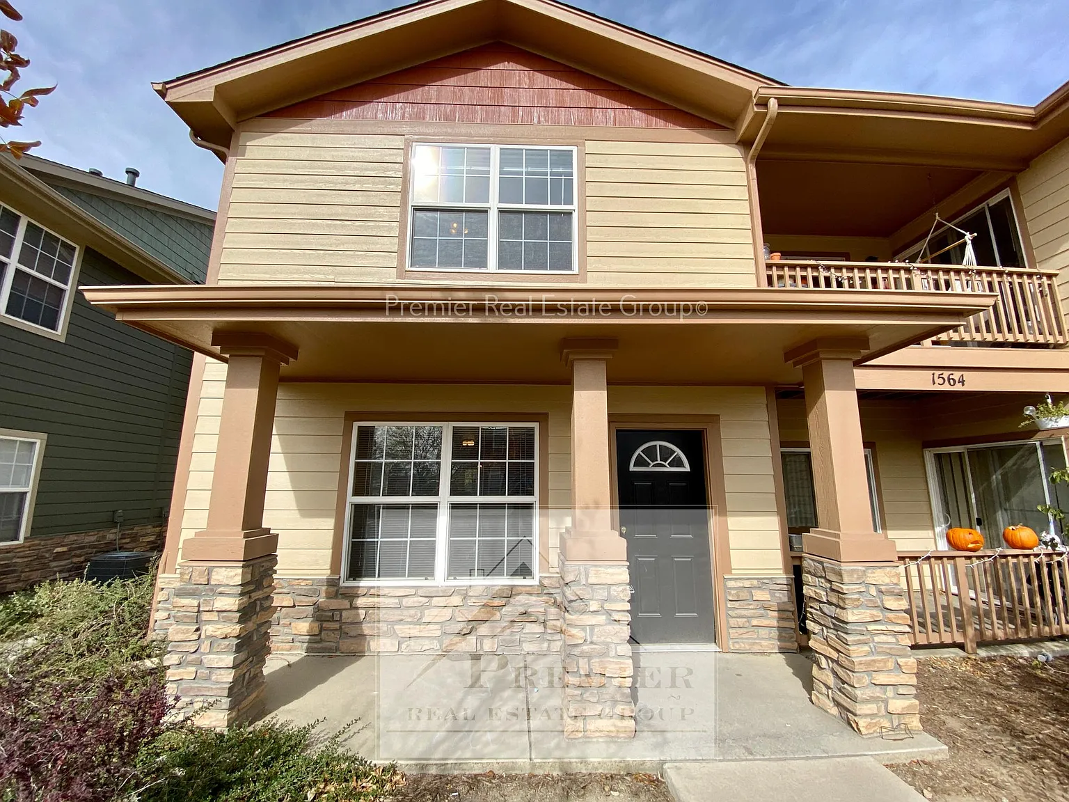 3 bed, 2.5 bath, 1527 sqft, $1,795 — Photo 1