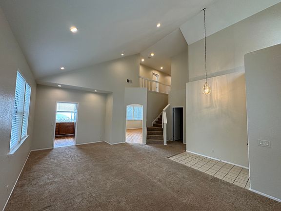 Dining Room/Entryway