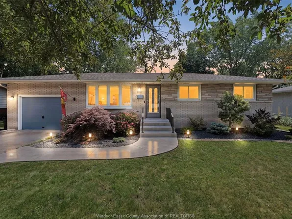 5730 Canada St, Lasalle, ON N9H 1M3