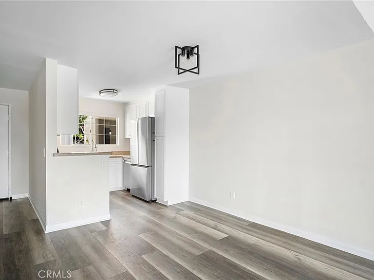 5565 Canoga Ave #307 — Photo 13