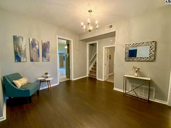 2nd image of 15 E Avenue F