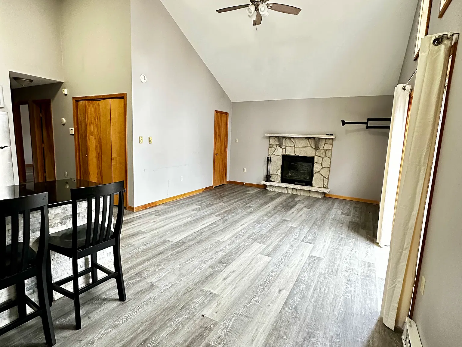 3 bed, 960 sqft, $1,925 — Photo 4