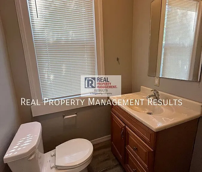 719 E Chandler Ave — Photo 9
