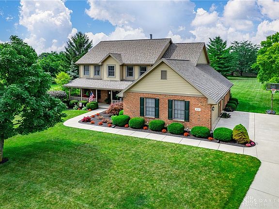 2nd image of 654 Primrose Ln