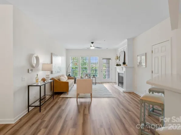 3176 Margellina Dr, Charlotte, NC 28210