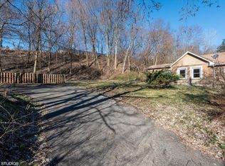 225 S Lincoln Ave, Carpentersville, IL