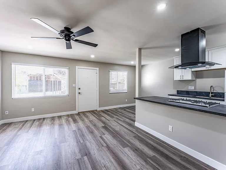 2777 Nimitz Blvd — Photo 22