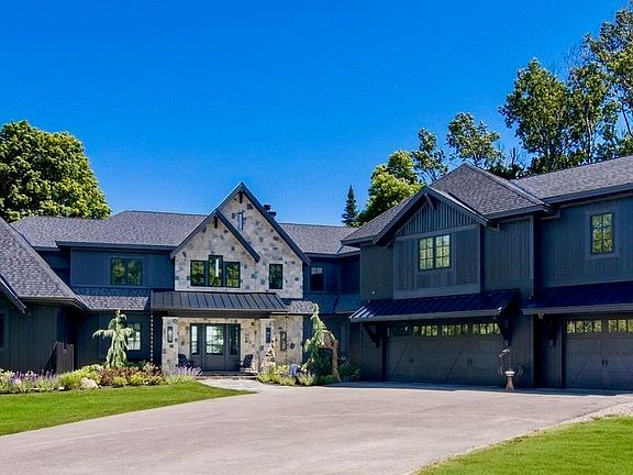 2nd image of 607 NW Torch Lake Dr