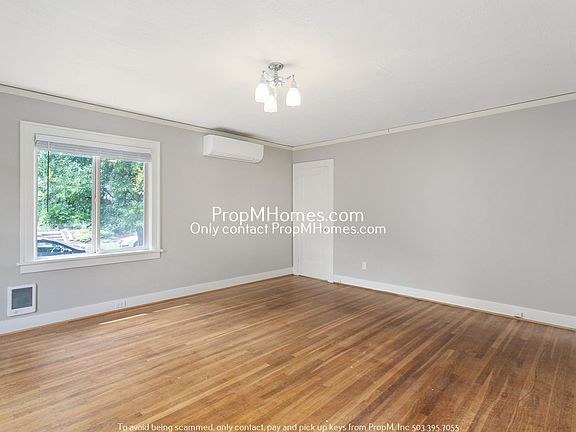5th image of 2251 SE Caruthers St #1
