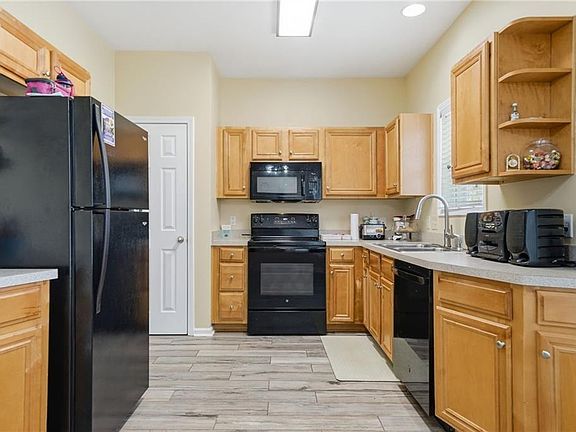 5th image of 2555 Flat Shoals Rd APT 802