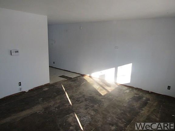 5th image of 712 Meadowbrook Dr