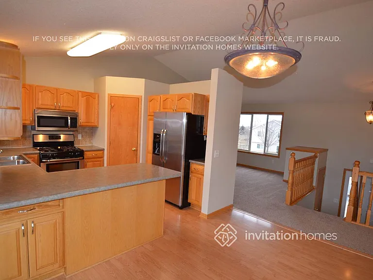 2243 Belfast St W — Photo 4